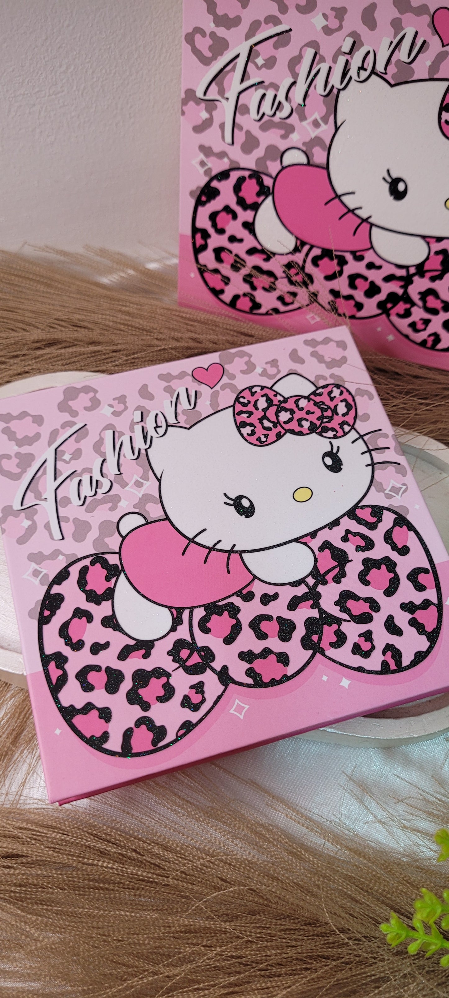 Paleta de sombras kitty 9 colores con espejo