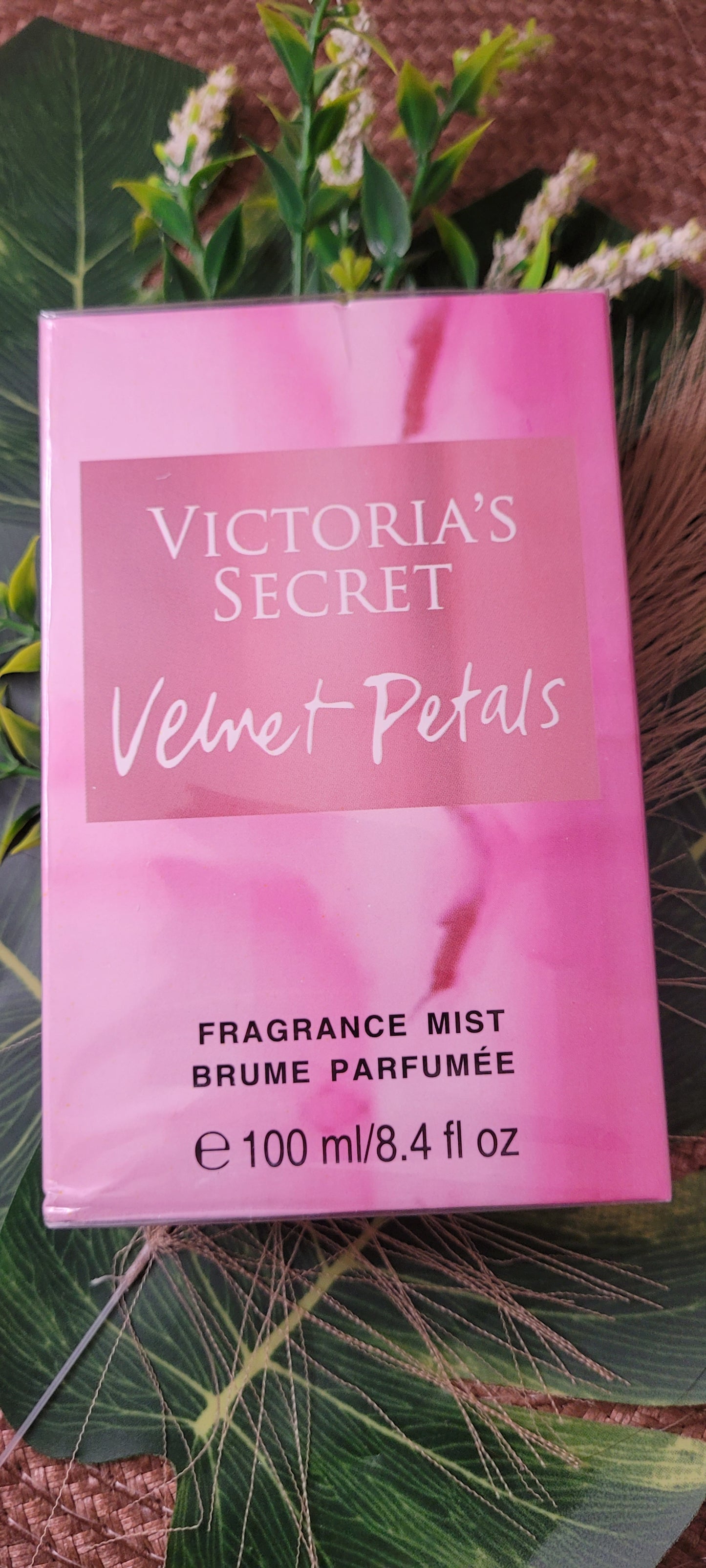 Perfume inspiración VICTORIA'S secrets , Velvet Petals . 100 ml . Frasco Genérico