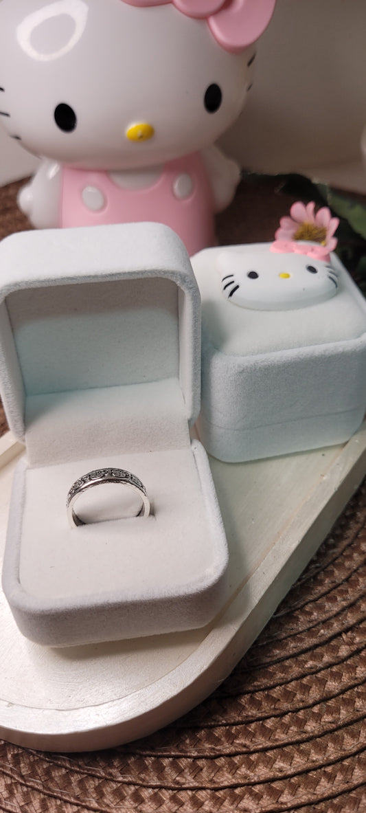 Anillo con cajita de regalo Hello kitty