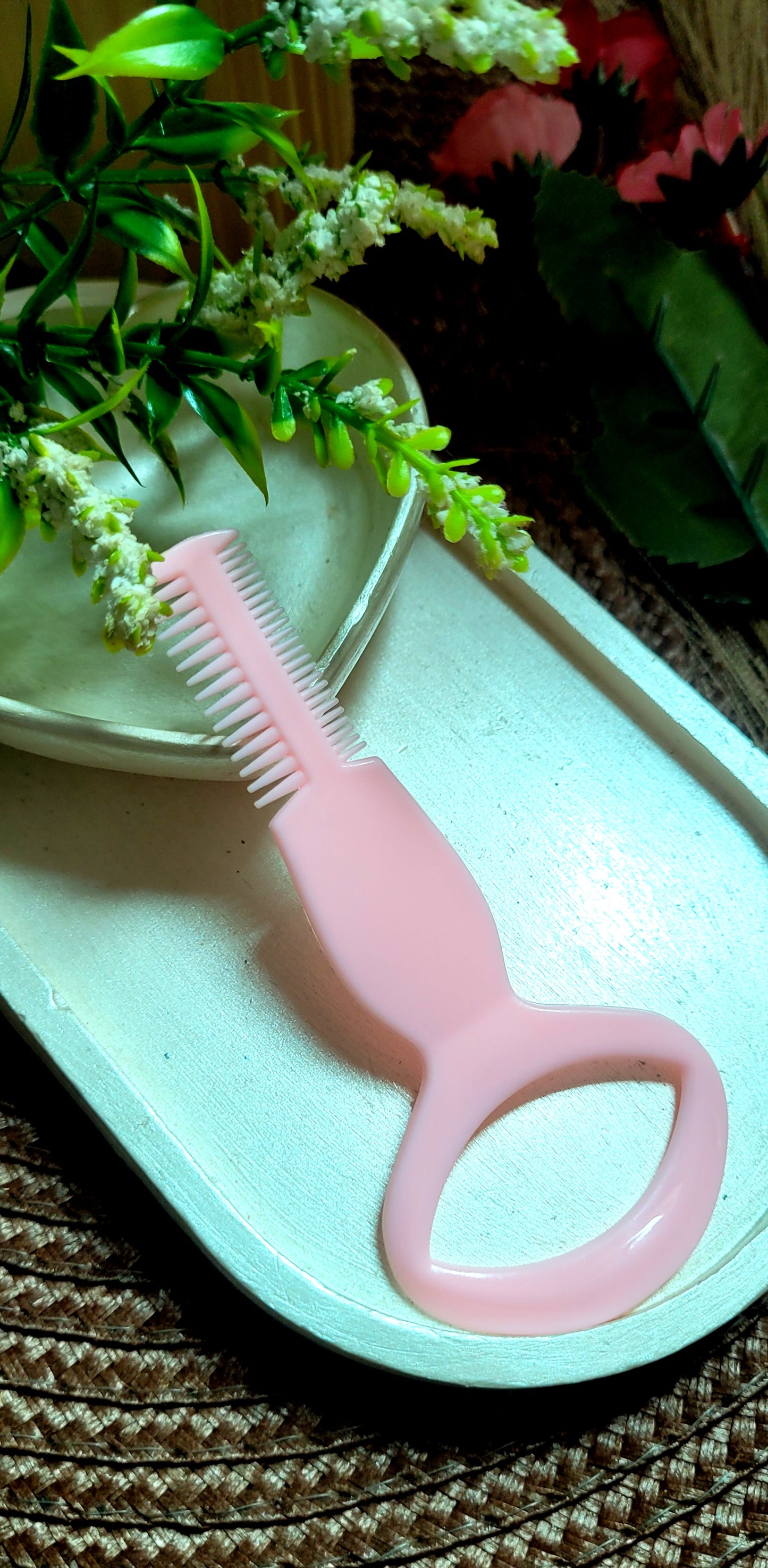 Ayudante de delineador con peinilla para cejas