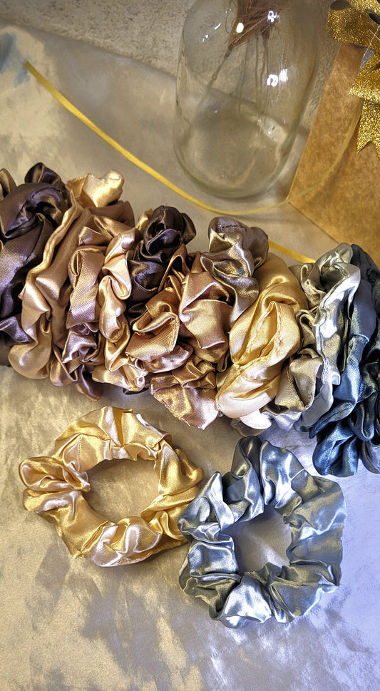 Colitas de pelo en satén