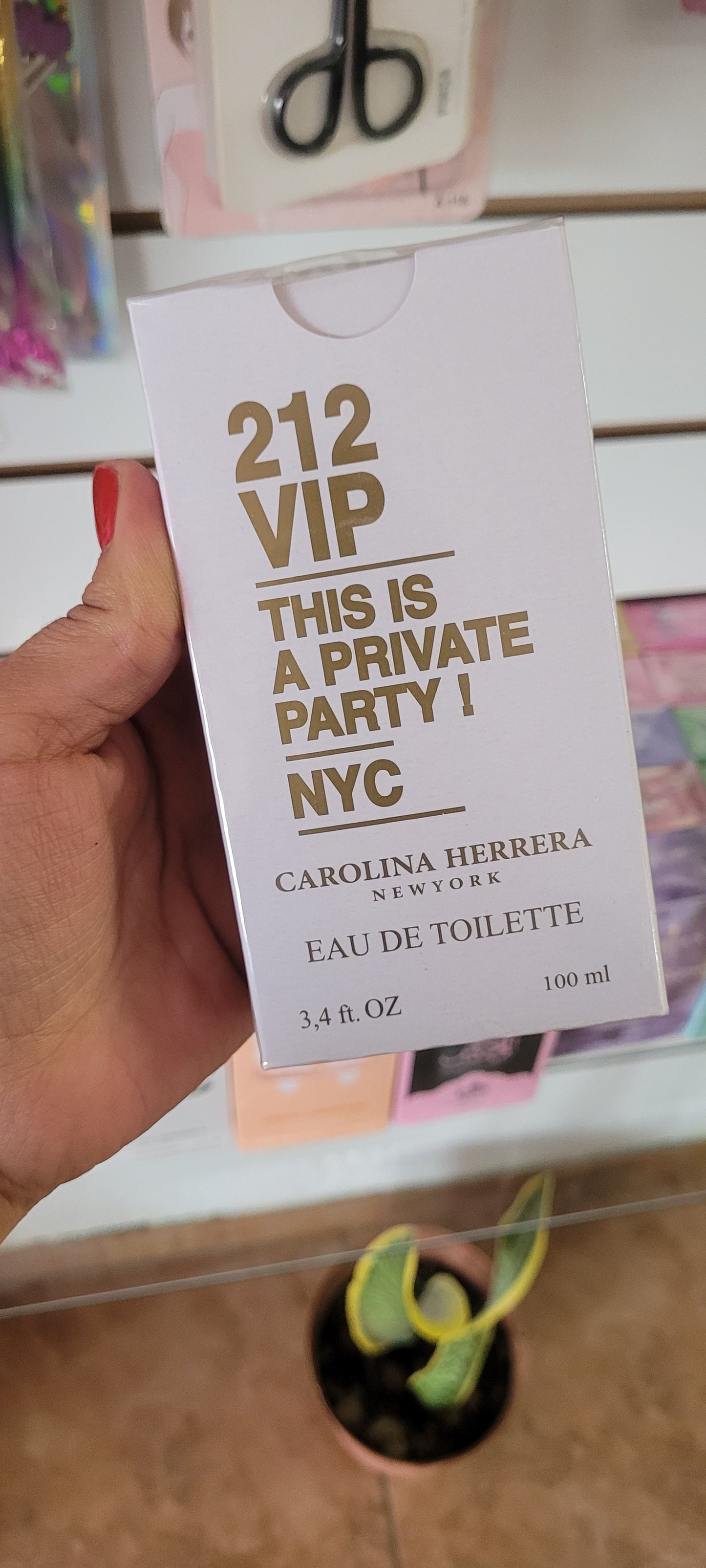 Perfume inspiración 212 vip this is a private party