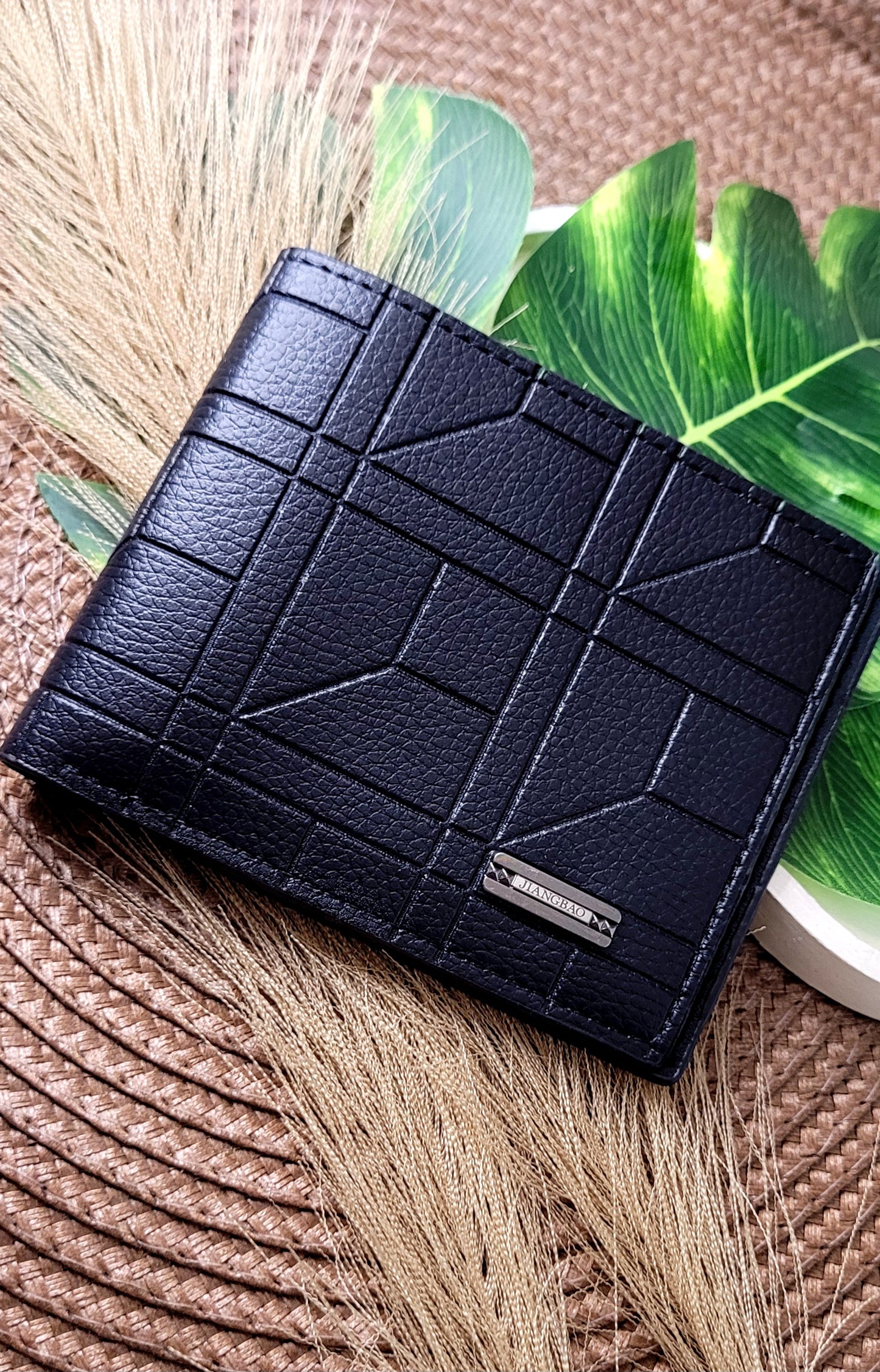 Billetera de hombre . Negra. Cuerina